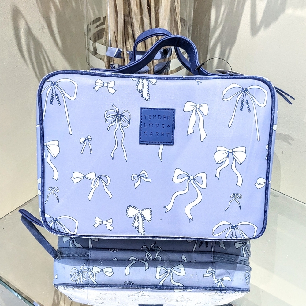 NWT Tender Love + Carry Toiletry Weekender Bag with Hanger